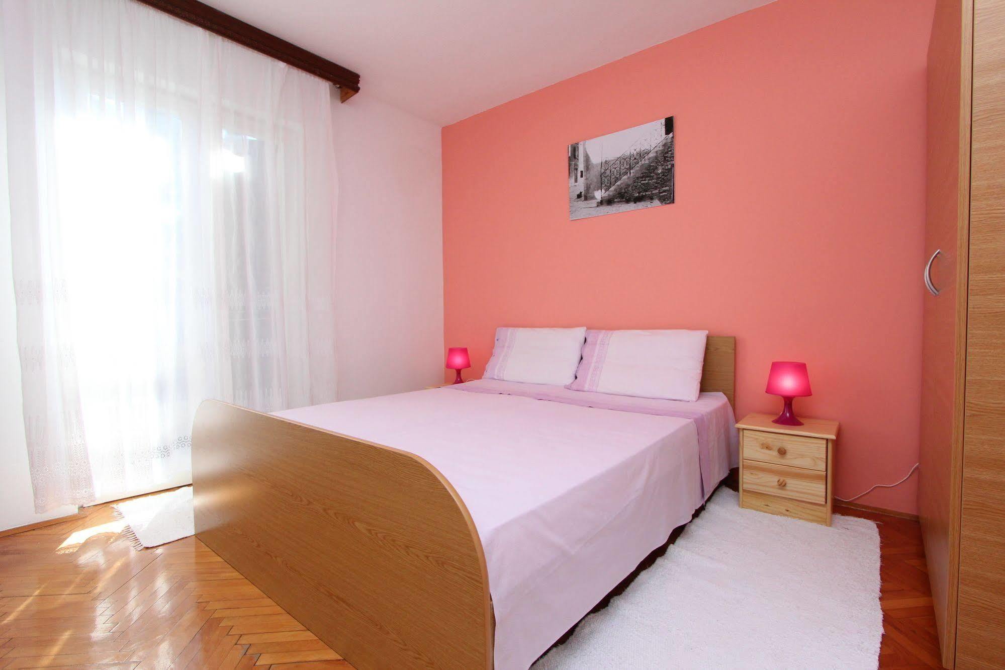 Apartments Tara Rovinj Exterior photo