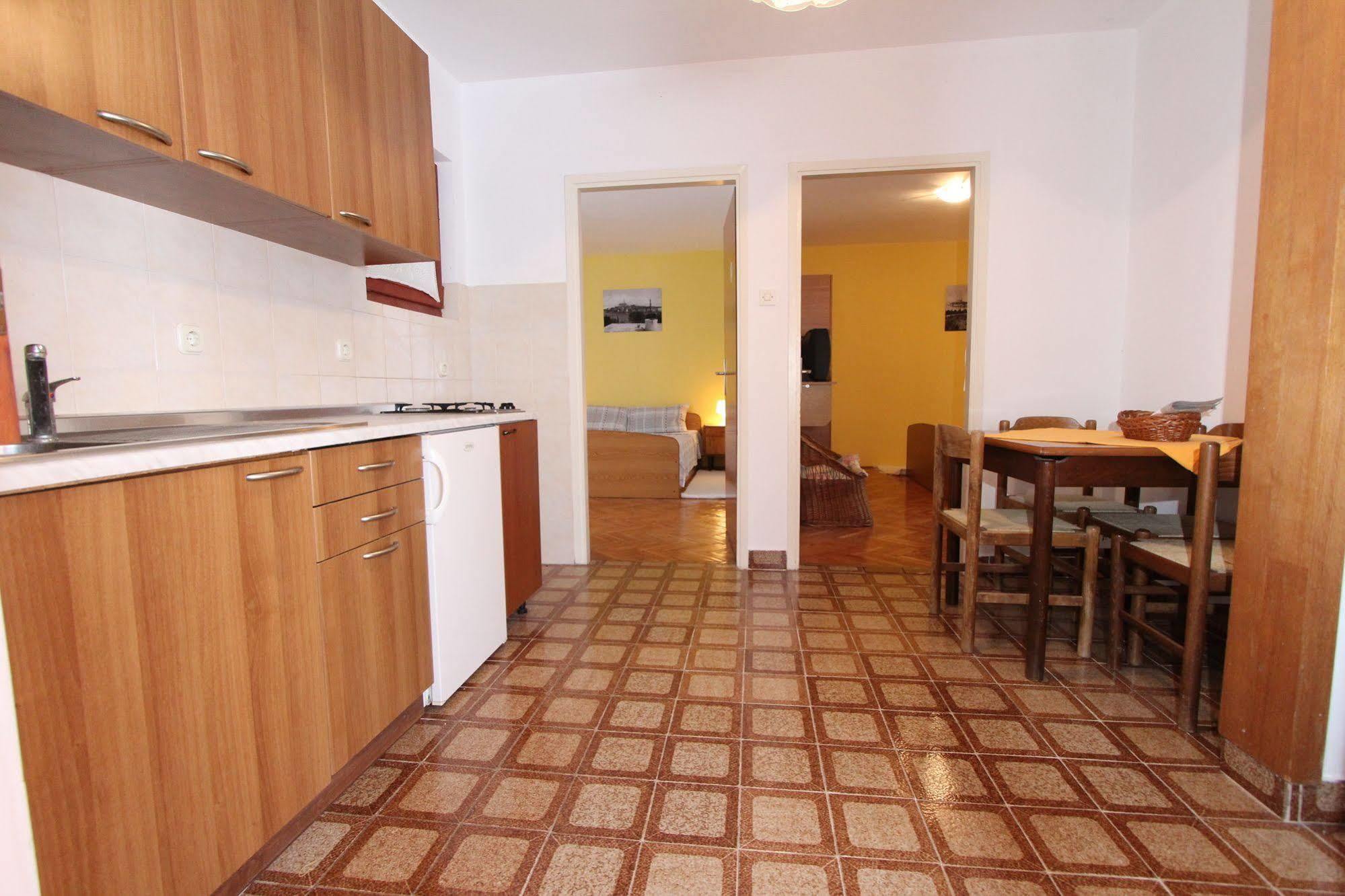 Apartments Tara Rovinj Exterior photo